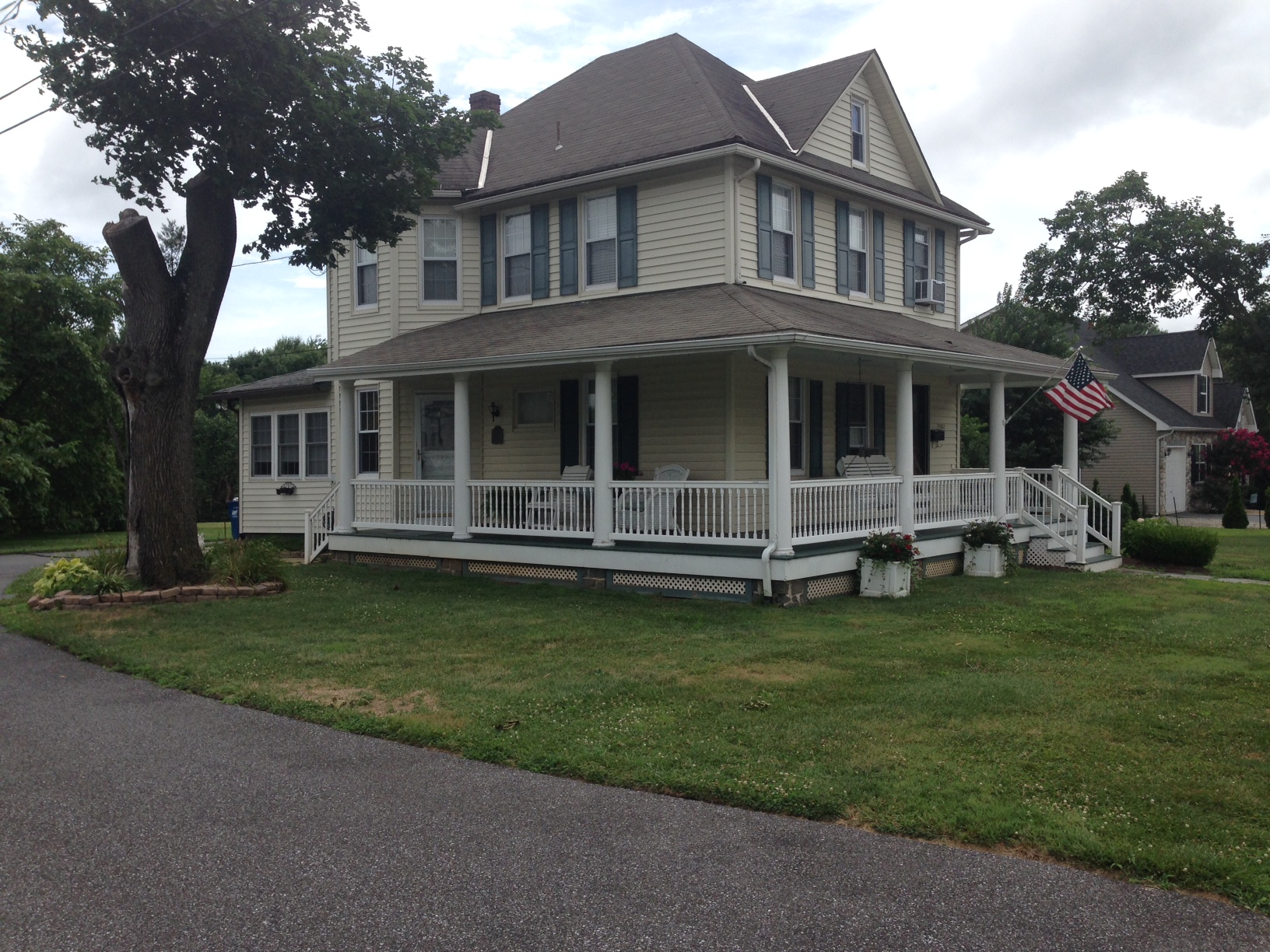 Property main image